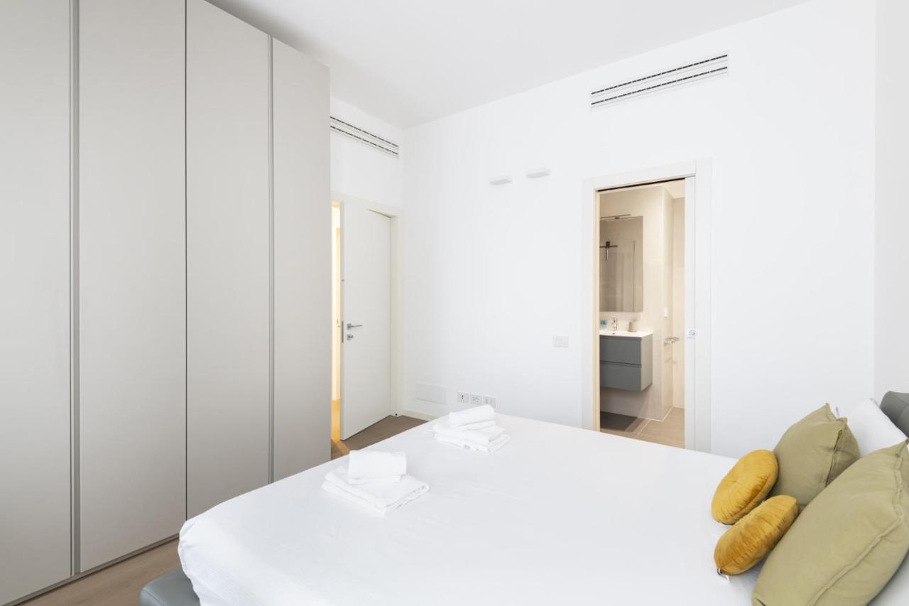 Easylife - Lussuosa Dimora Con Rooftop Condominiale Vista Duomo ミラノ エクステリア 写真