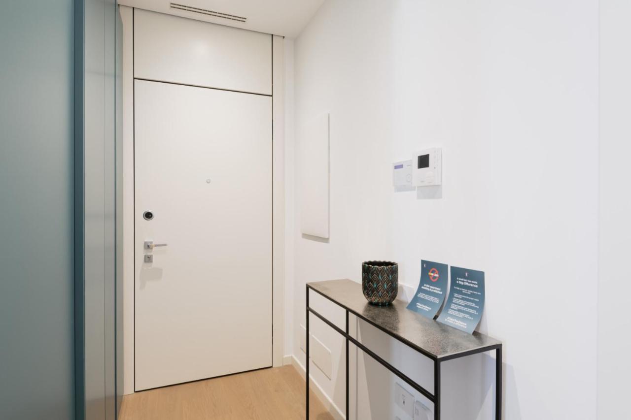 Easylife - Lussuosa Dimora Con Rooftop Condominiale Vista Duomo ミラノ エクステリア 写真