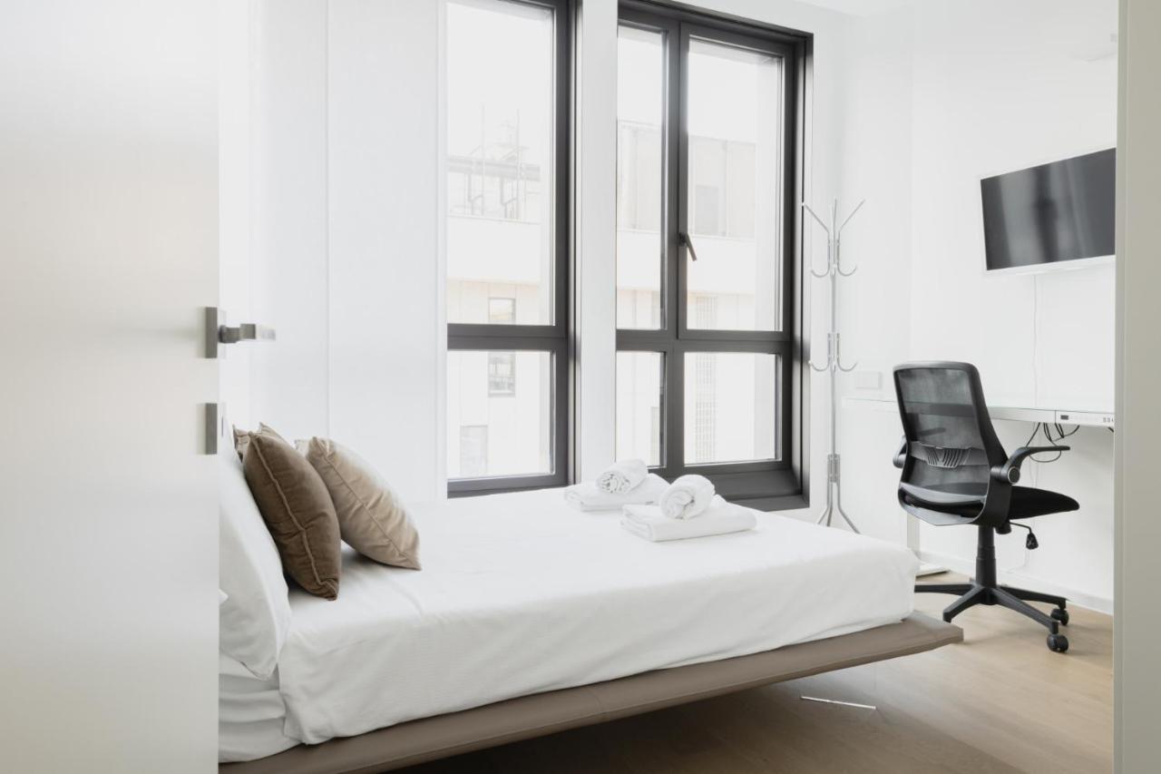 Easylife - Lussuosa Dimora Con Rooftop Condominiale Vista Duomo ミラノ エクステリア 写真
