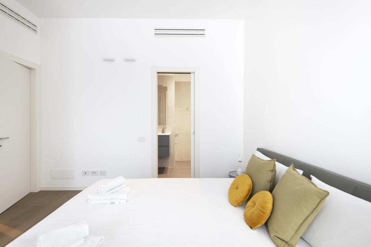 Easylife - Lussuosa Dimora Con Rooftop Condominiale Vista Duomo ミラノ エクステリア 写真