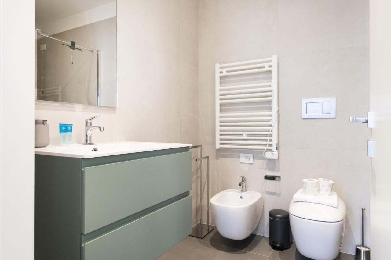 Easylife - Lussuosa Dimora Con Rooftop Condominiale Vista Duomo ミラノ エクステリア 写真